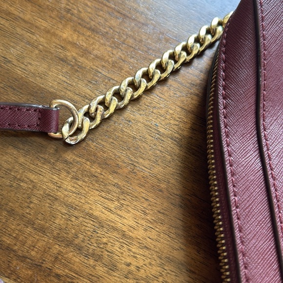 Michael Kors Red Crossbody Bag with gold chain detail - Picture 6 of 9